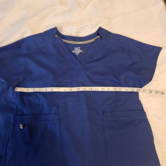 Cuddl Duds lot of 2 Metro Blue V-neck Scrubs Tops Shirts Size S, small 6-pocket - Picture 8 of 10